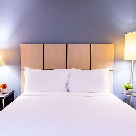 Sonesta Simply Suites Oklahoma City Airport エクステリア 写真
