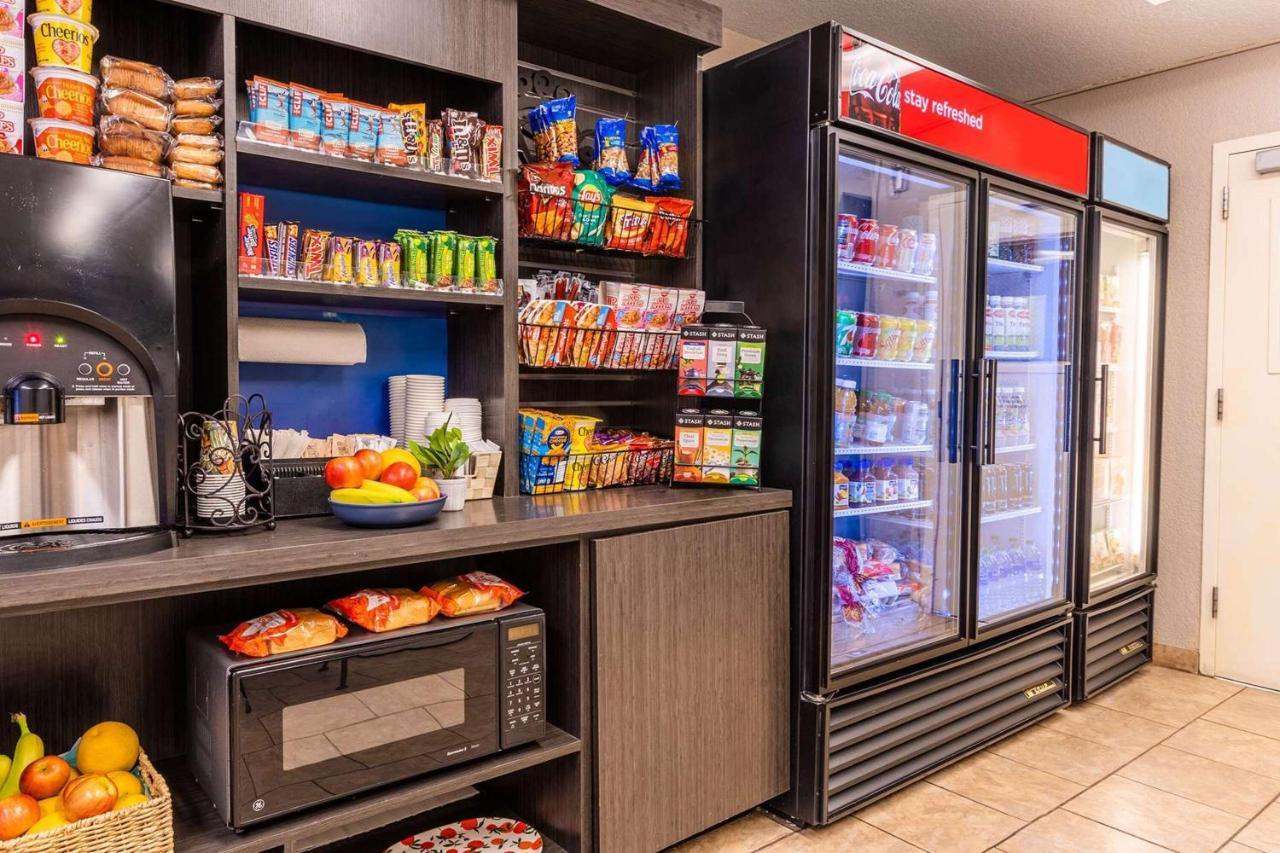 Sonesta Simply Suites Oklahoma City Airport エクステリア 写真