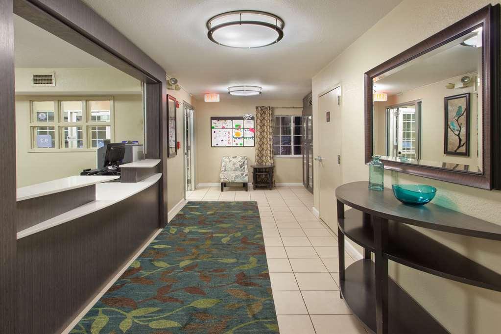 Sonesta Simply Suites Oklahoma City Airport インテリア 写真